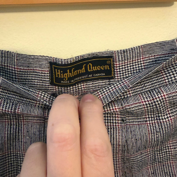 Highland Queen Vintage Pleated Grey Plaid Long Skirt, SZ 6 27" waist - Picture 8 of 9